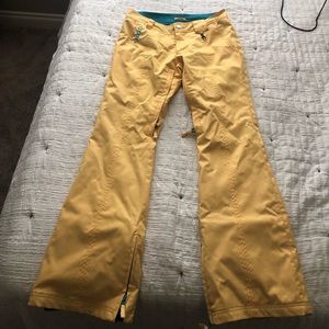 Snowboarding pants